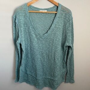 We The Free Women's‎ Green Crochet Lace V-neck Long Sleeve Top Medium Oversized